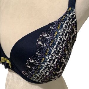 Victoria's Secret Navy Bra with Yellow Accent Beautiful NEW WITHOUT PRICE TAG.